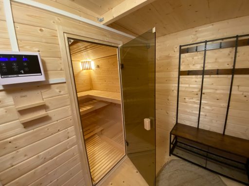 Saunahaus innen Saunahaus Innen, Vorraum