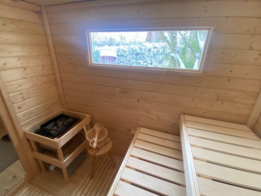 Sauna Innen, Blick nach Draußen Sauna Innen, Blick nach Draußen